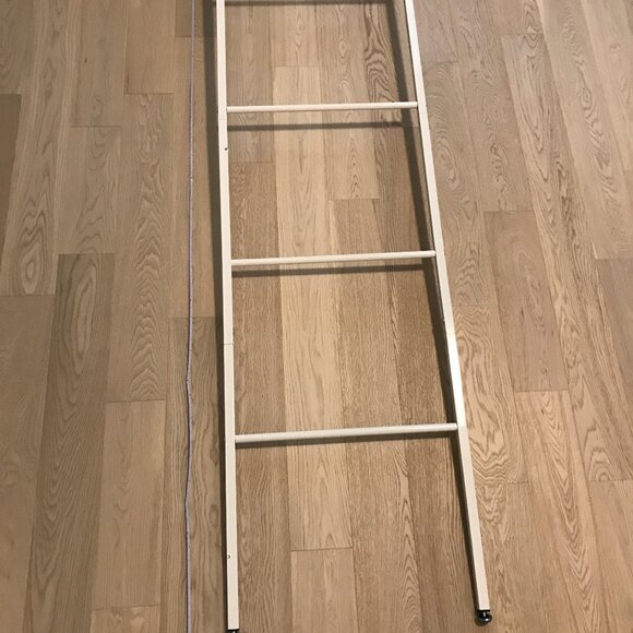 White metal towel ladder - New (Open box) - Picture 8 of 13